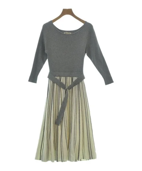 Apuweiser-riche Dresses