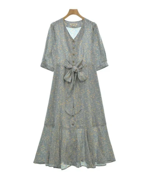 Apuweiser-riche Dresses