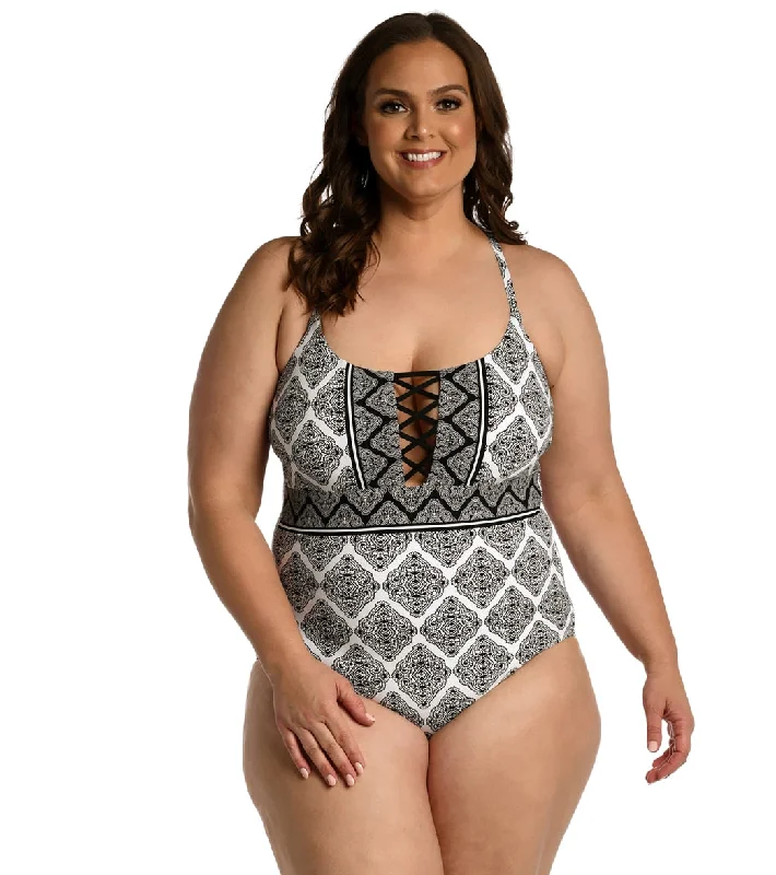 La Blanca Women's Plus Oasis Tile Strappy One Piece Swimsuit Black/White Luxury Swimsuit Style La Blanca Women's Plus Oasis Tile Strappy One Piece Swimsuit Black/White Luxury Swimsuit Style